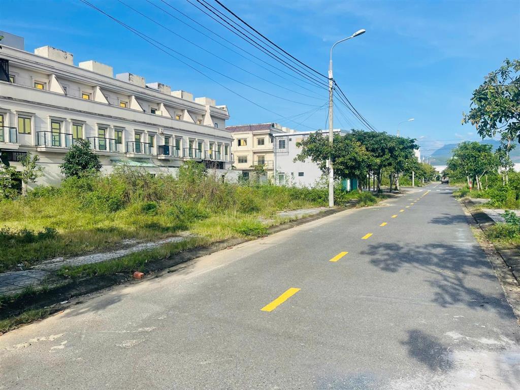 Bán đất nền lakeside , lô ống kẹp cống , giá tốt chỉ hơn 3 tỷ