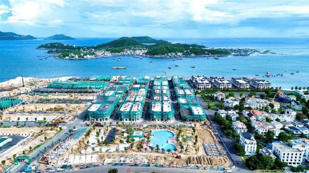 Bán nhà 4 tầng mặt tiền trần phú