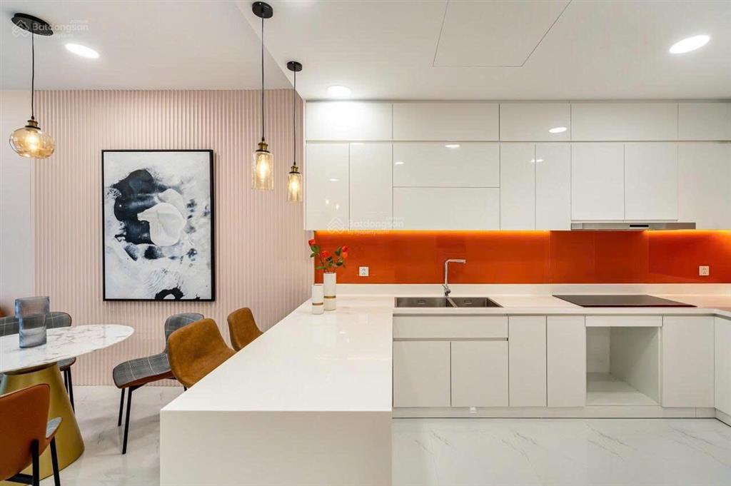 Cho thuê 2pn+1 kho, 2wc 107m2 sunwah pearl nguyễn hữu cảnh bình thạnh