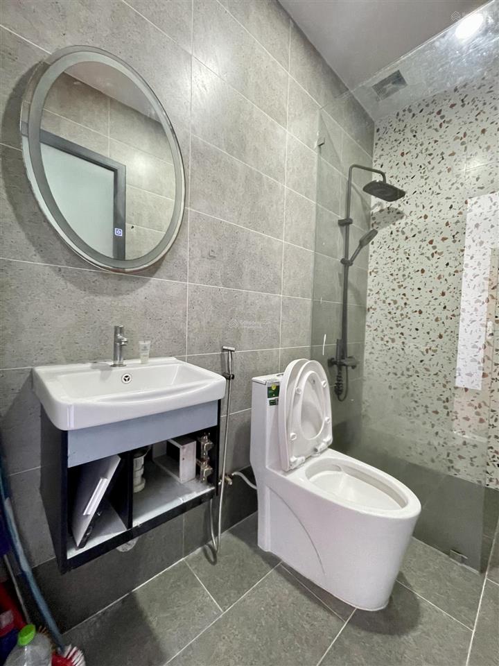 Cần bán gấp nhà ngang 5m(shr) 1 xẹc ngắn tl22 ngay ngã tư ga, 60,7m2, đường 5m