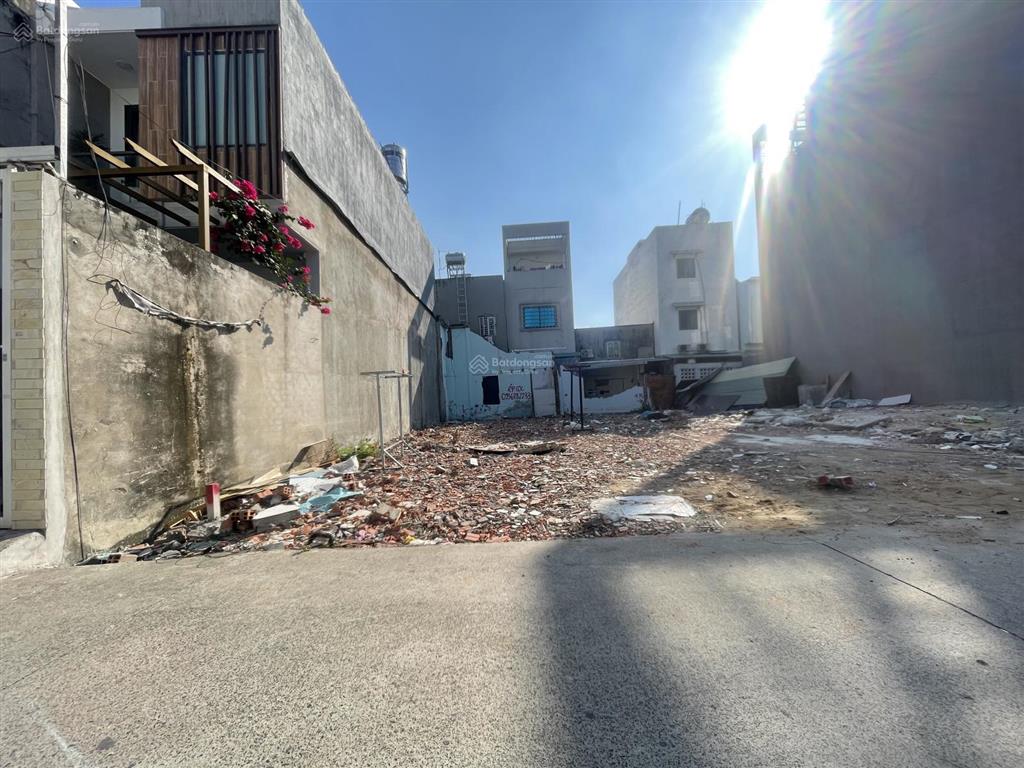 Kẹt tiền bán gấp lô đất(shr) ngang 6m cực hiếm tl29 ngay ngã tư ga, 6x18 full thổ cư, đường 6m