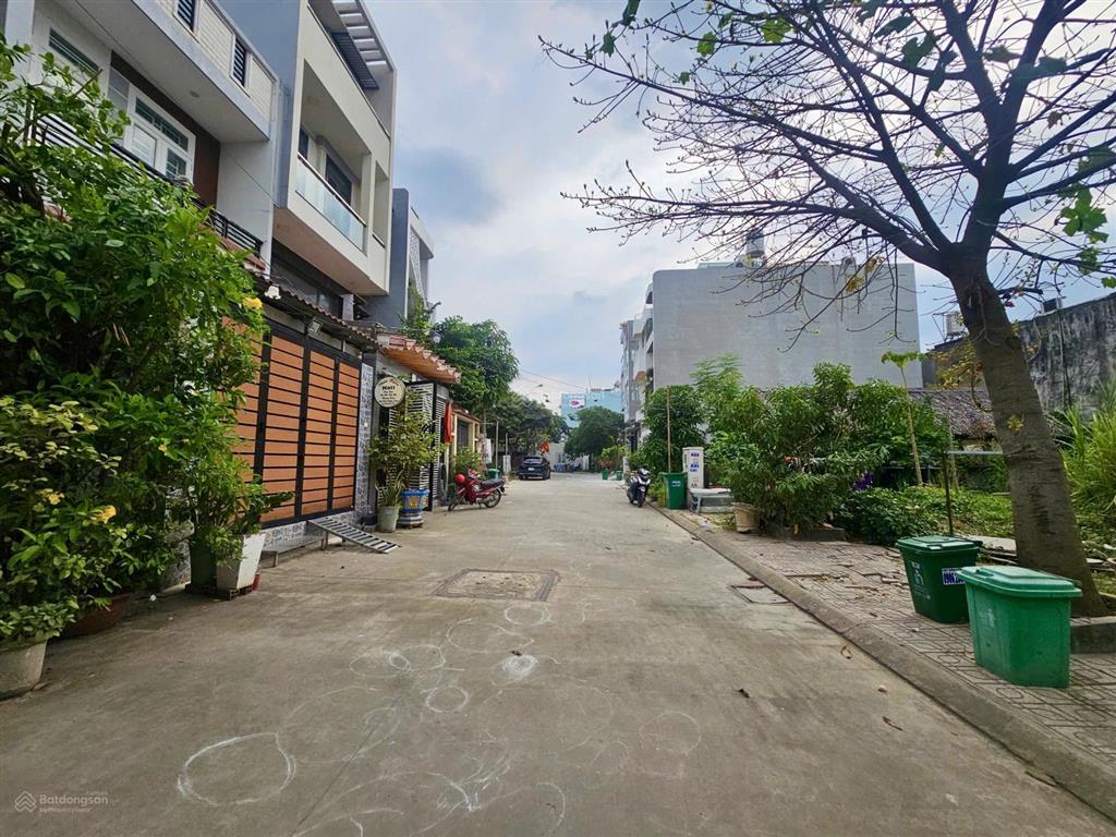 Cần tiền bán lô đất(shr) 1 xẹc thạnh lộc 28 ngay ngã tư ga, 80m2 full thổ cư, đường 6m
