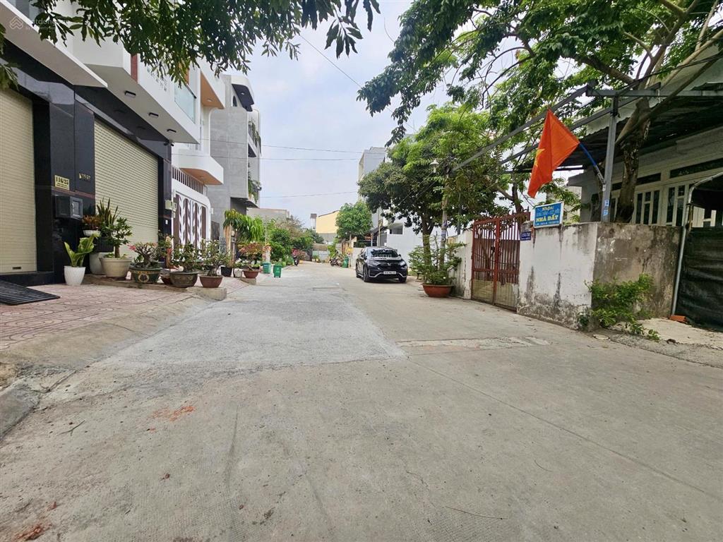 Cần tiền bán lô đất(shr) 1 xẹc thạnh lộc 28 ngay ngã tư ga, 80m2 full thổ cư, đường 6m