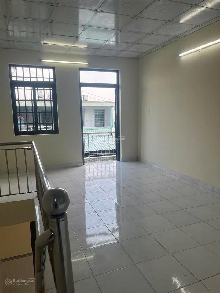 Kẹt tiền gấp bán nhà(shr) 1 sẹc ngắn thạnh lộc 50 ngay cầu phú long, 4x12,5m, 2pn, đường 5m