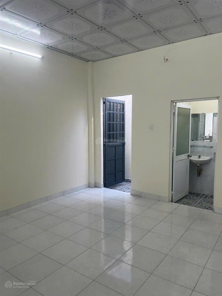 Kẹt tiền gấp bán nhà(shr) 1 sẹc ngắn thạnh lộc 50 ngay cầu phú long, 4x12,5m, 2pn, đường 5m