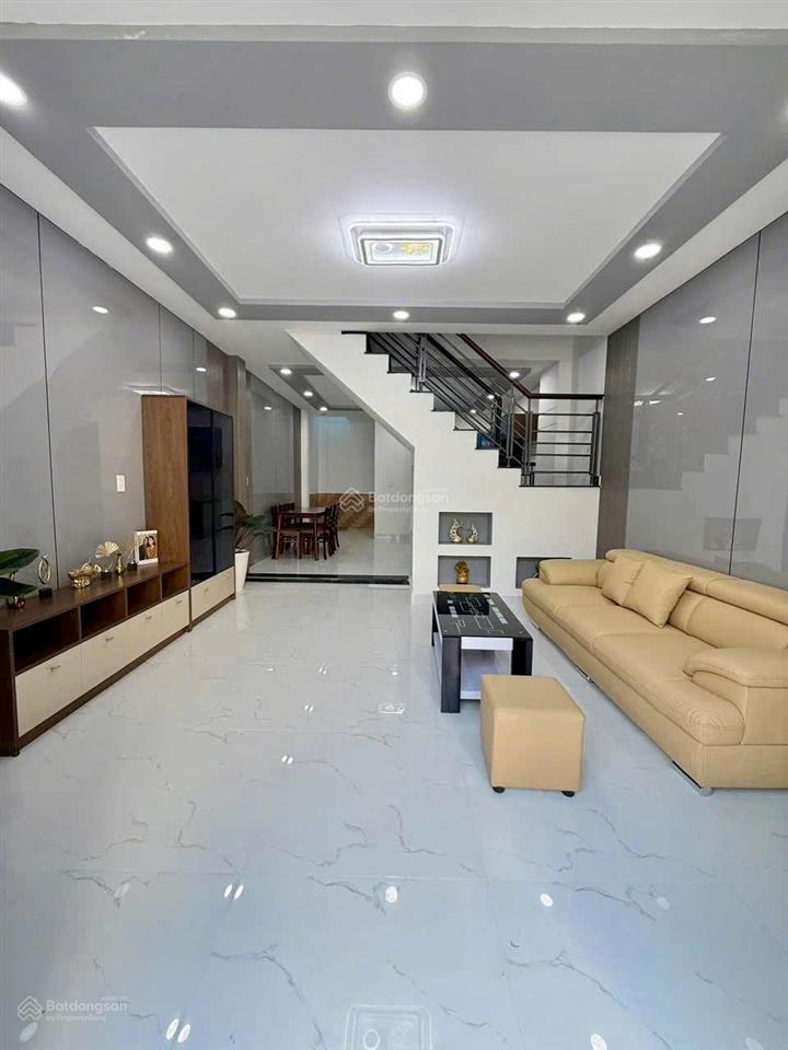 Bán gấp nhà quốc lộ 1a ngay trường đại học nguyễn tất thành, 50,2m2, 2 tầng, đường 5m
