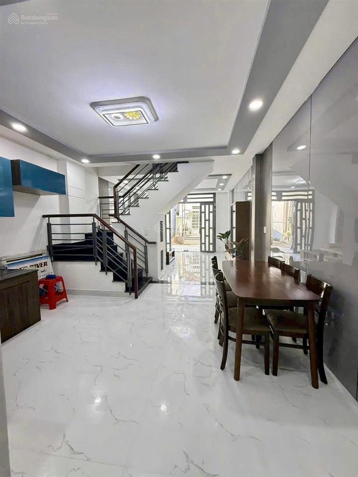 Bán gấp nhà quốc lộ 1a ngay trường đại học nguyễn tất thành, 50,2m2, 2 tầng, đường 5m