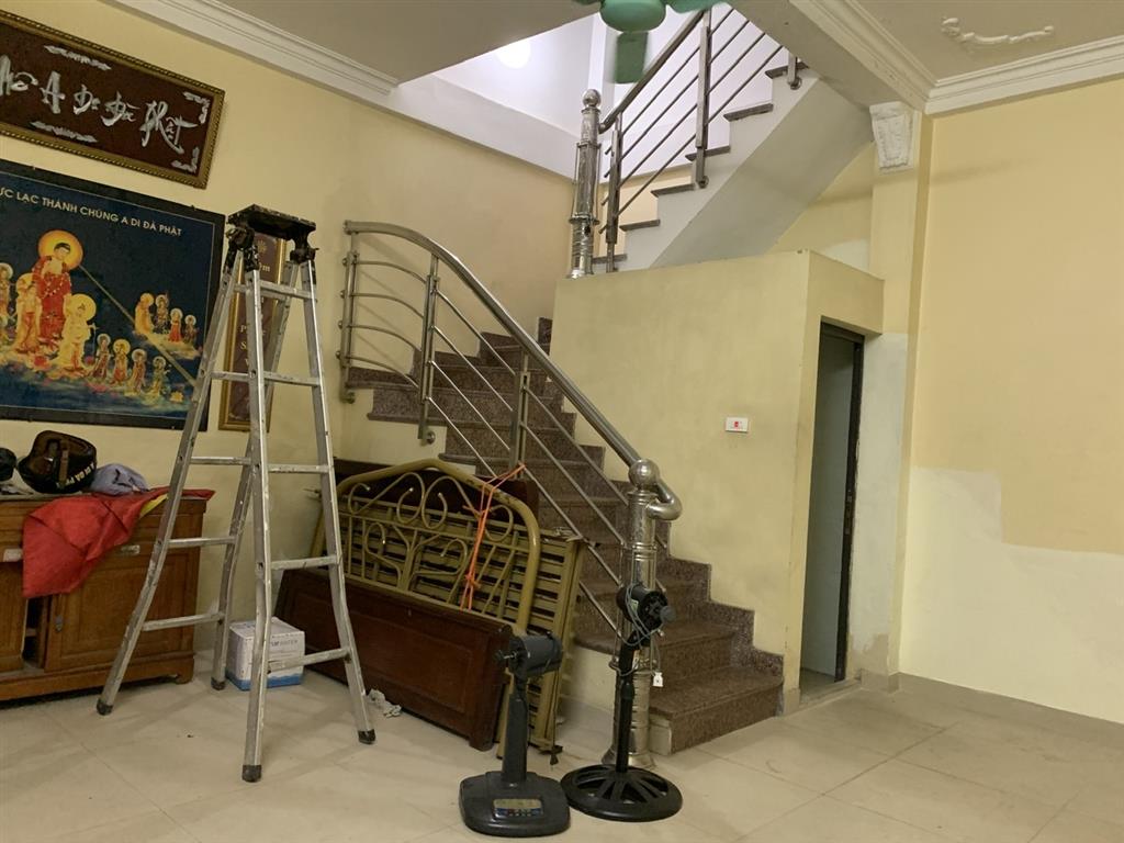 Cho hộ gia đình thuê nguyên căn 5 tầng, diện tích 170m2, ở 26 ngách 18 ngõ Gốc Đề, phường