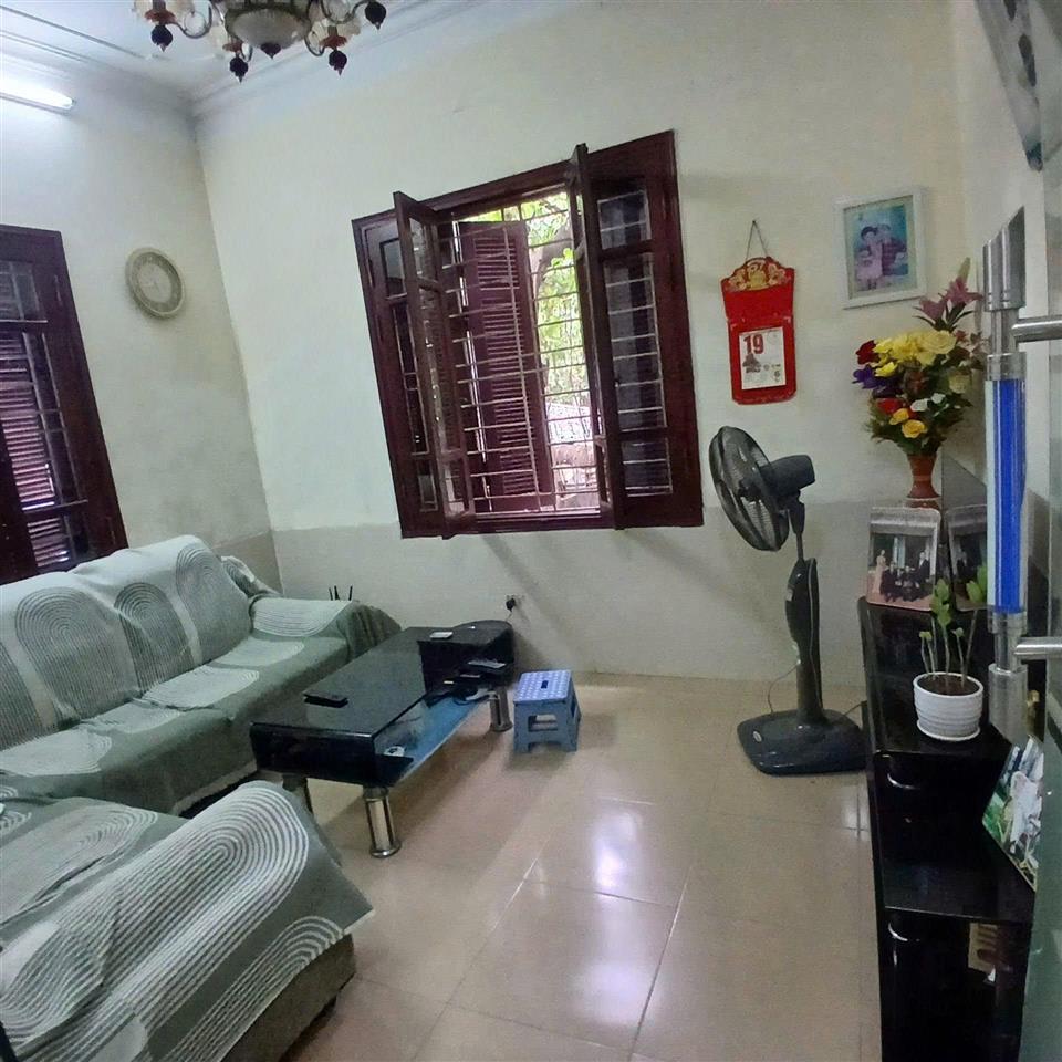 CHÍNH CHỦ CHO THUÊ NHÀ 4,5 TẦNG, NGÕ Ô TÔ TẠI NGUYỄN VĂN HUYÊN, PHƯỜNG QUAN HOA, QUẬN CẦU