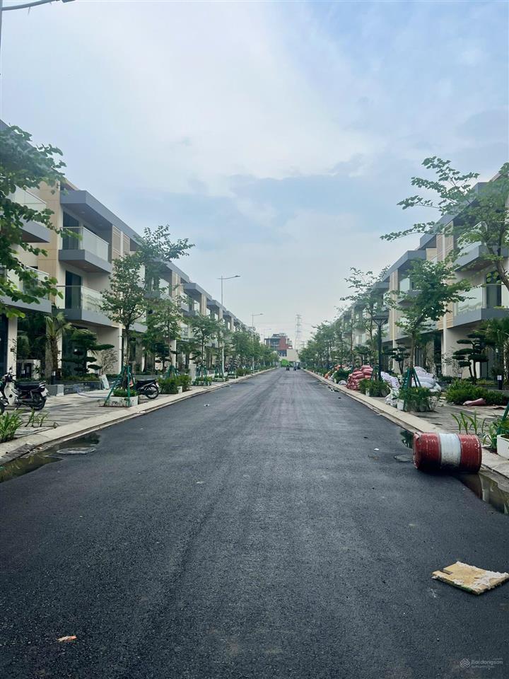 Rẻ hơn 150 triệu so với giá hợp đồng căn 74m2 view đông nam nhìn biệt thự