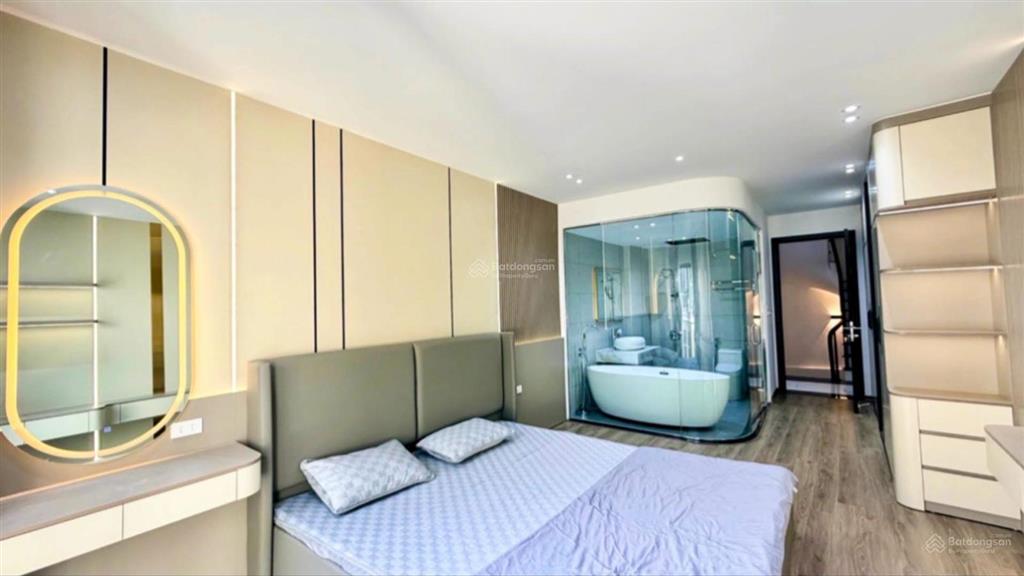 Nhà mới tinh 6 tầng thang máy gara otofull nội thất. kẻ tạnh long biên