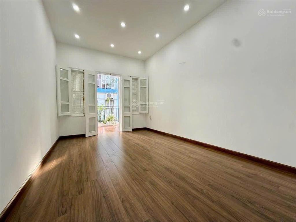 Bán nhà phố quan hoa 47m2  14 tỷ nhỏ tt cầu giấy  lô góc  ô tô kinh doanh