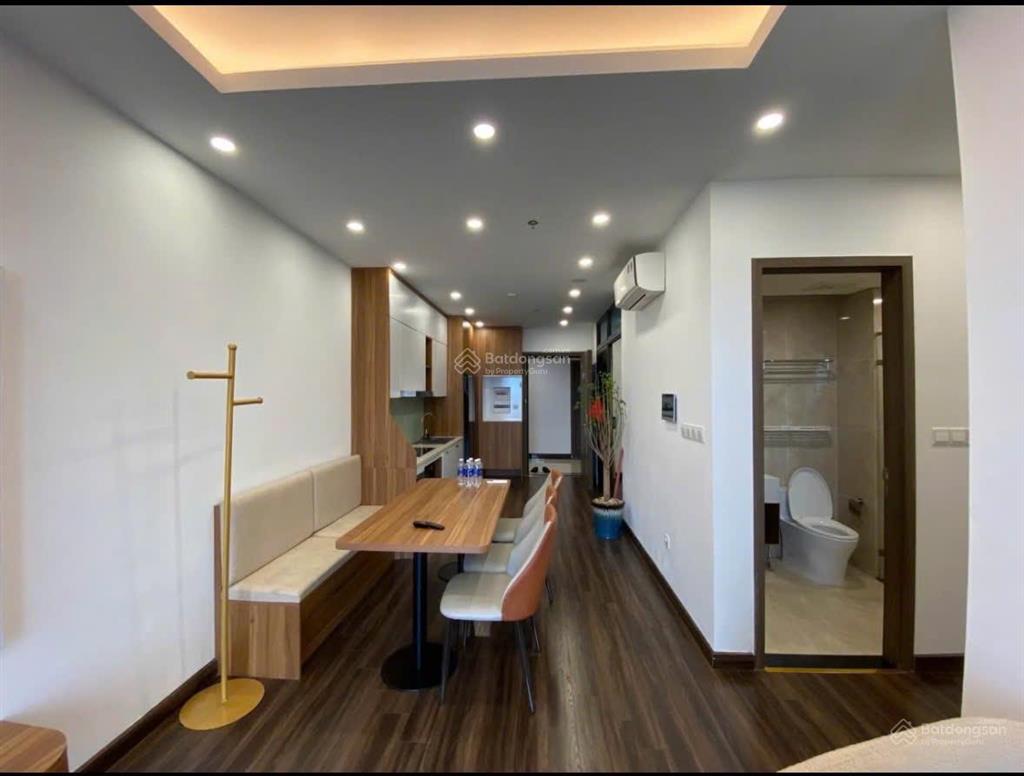 Ch sổ sẵn/cho thuê 15tr/th,2pn 2tỷ, full nội thất, vay 70% đường nơ trang long . 0799 303 *** ngọc