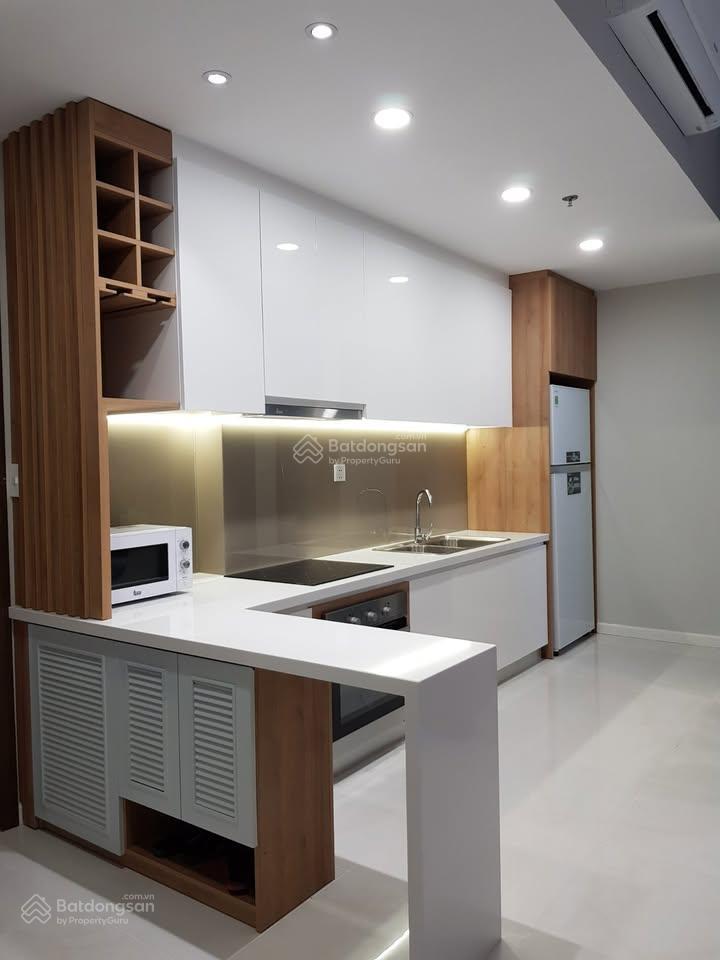 Bán gấp cc đường dương quảng hàm 2,1 tỷ, ở liền, full nội thất, 2pn, vay 80%,  0799 303 ***