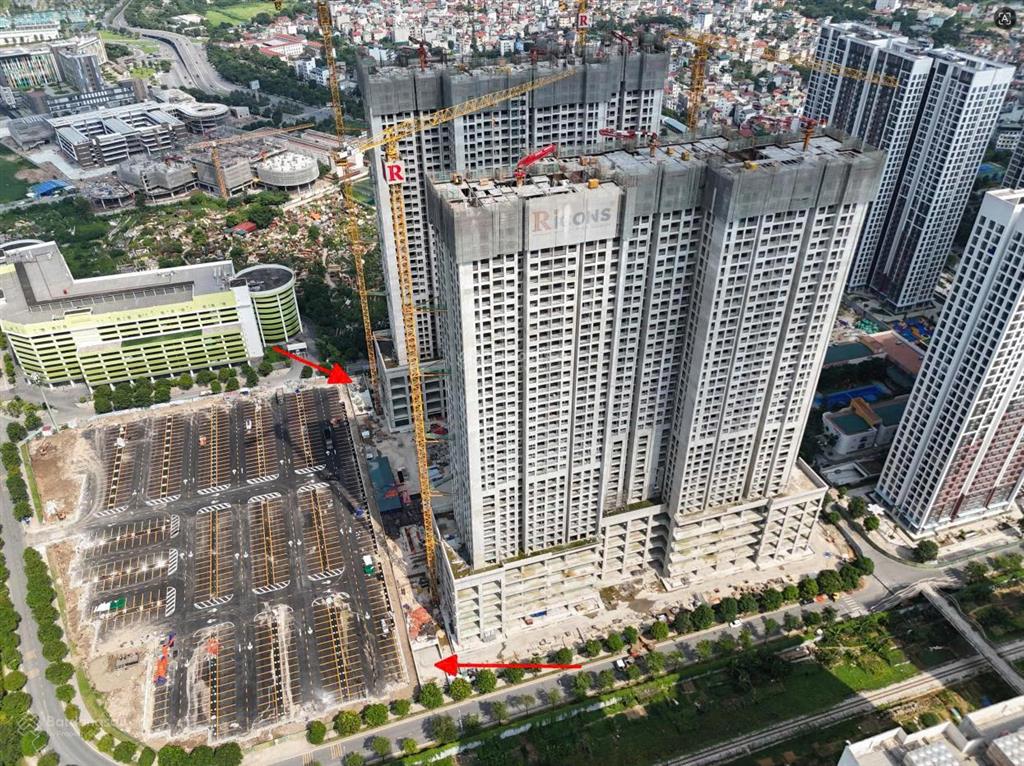 Chính chủ cắt lỗ căn 43m2 làm thành 2pn sola park bàn giao sau tết âm, giá 2,4 tỷ bao phí giá hời