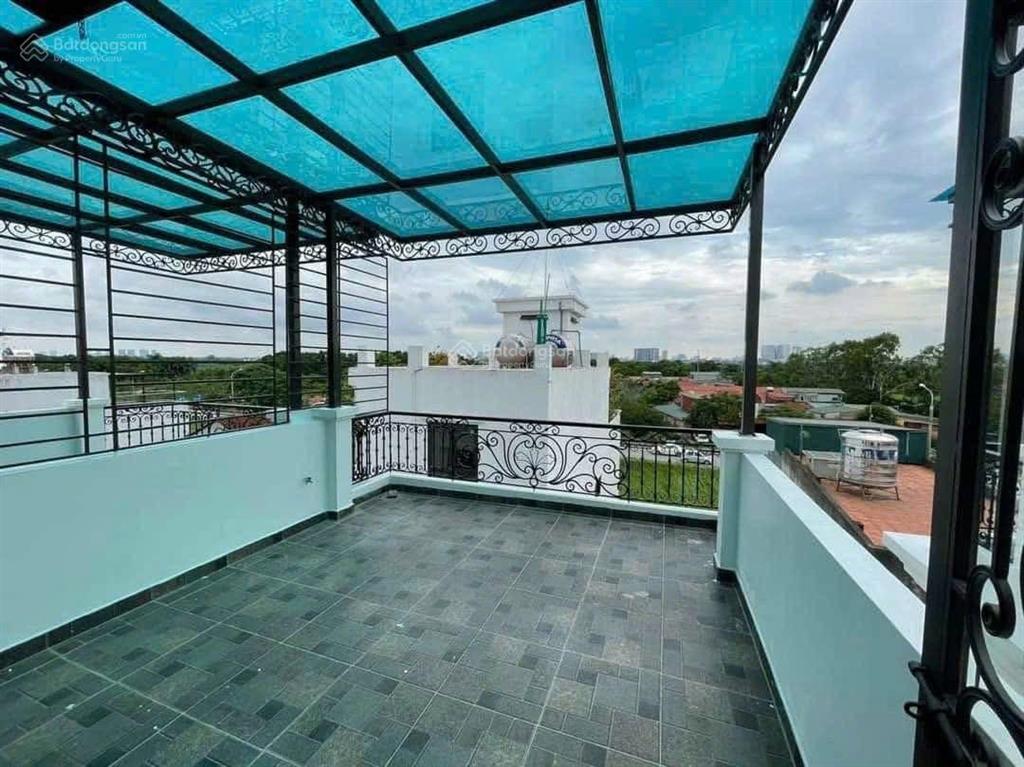 Nhà lâm du bồ đề  thang máy ô tô lùi cửa 16,5tr