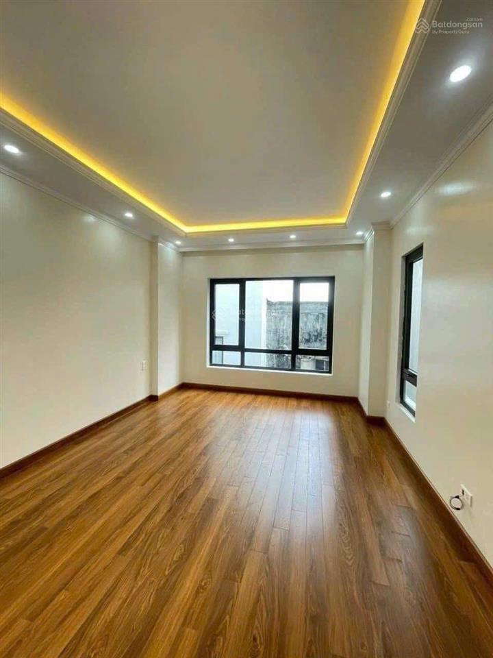 Nhà lâm du bồ đề  thang máy ô tô lùi cửa 16,5tr