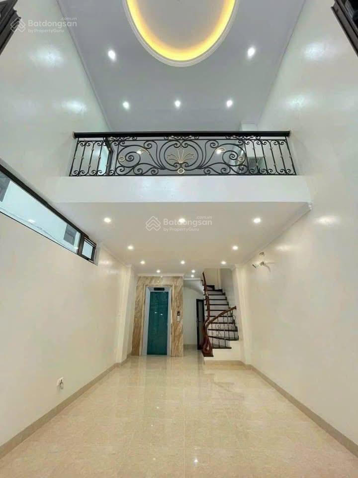 Nhà lâm du bồ đề  thang máy ô tô lùi cửa 16,5tr