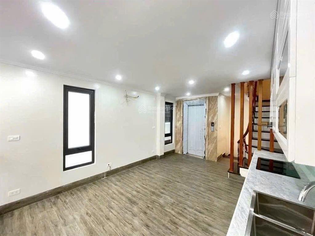 Nhà lâm du bồ đề  thang máy ô tô lùi cửa 16,5tr