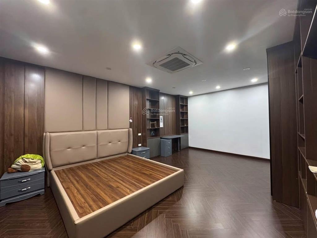 Cho thuê nhà mặt phố nguyễn văn cừ, bồ đề, long biên 120m x 6 tầng, thang máy, vỉa hè rộng
