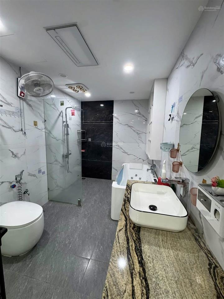 Cho thuê nhà mặt phố nguyễn văn cừ, bồ đề, long biên 120m x 6 tầng, thang máy, vỉa hè rộng