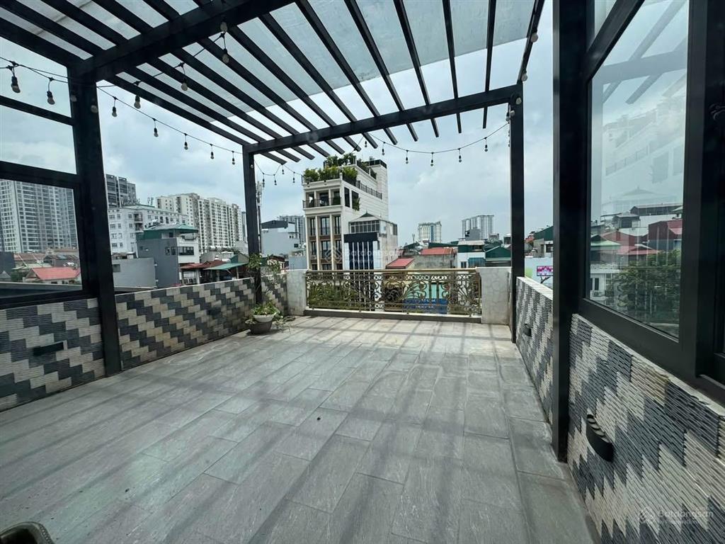 Cho thuê nhà mặt phố nguyễn văn cừ, bồ đề, long biên 120m x 6 tầng, thang máy, vỉa hè rộng