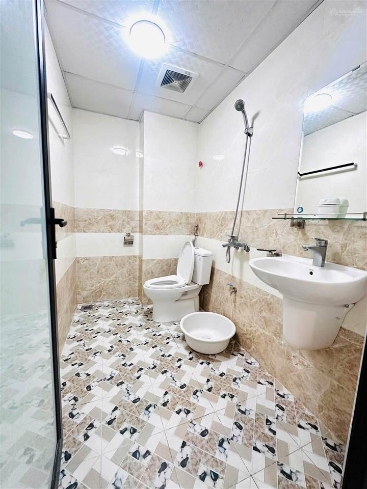 Cho thuê căn hộ 1n1k full nội thất mặt phố gia thượng, ngọc thụy 7 triệu/tháng