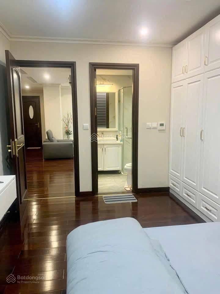 Cho thuê chung cư cc hc golden hồng tiến 2pn, 2wc, 2 logia full nội thất cao cấp, chỉ 13,5 triệu.