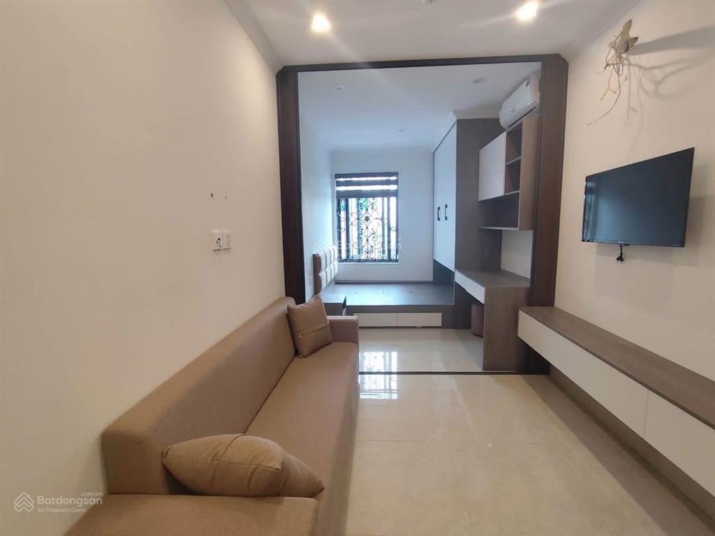 5 triệu full nội thất ô tô đỗ cửa phố trạm long biên