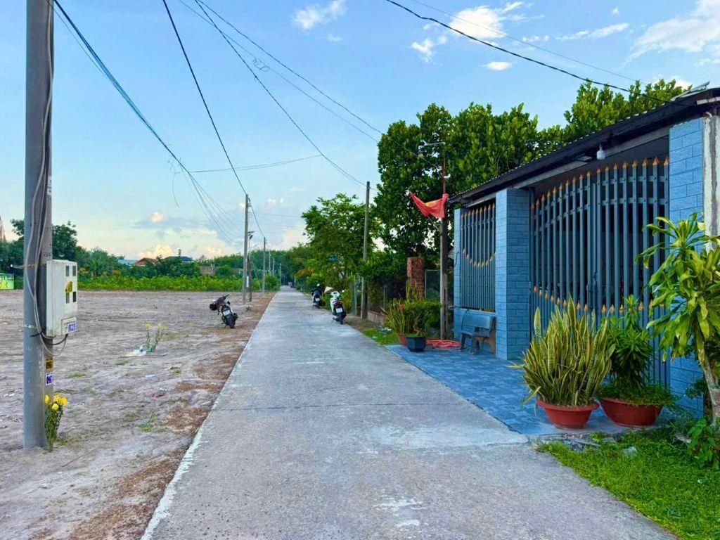 Bán đất 200m2, giá 750 triệu tại Nguyễn Huệ, xã Minh Long, huyện Chơn Thành
