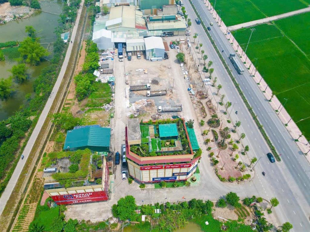Vị trí đẹp gần đường 21b cách trung tâm huyện 100m đường rộng 7m ô tô chạy thông xung quanh