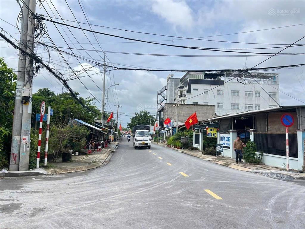 Góc 2 mặt tiền. ngay khu dân cư xã tân an hội, củ chi, shr!