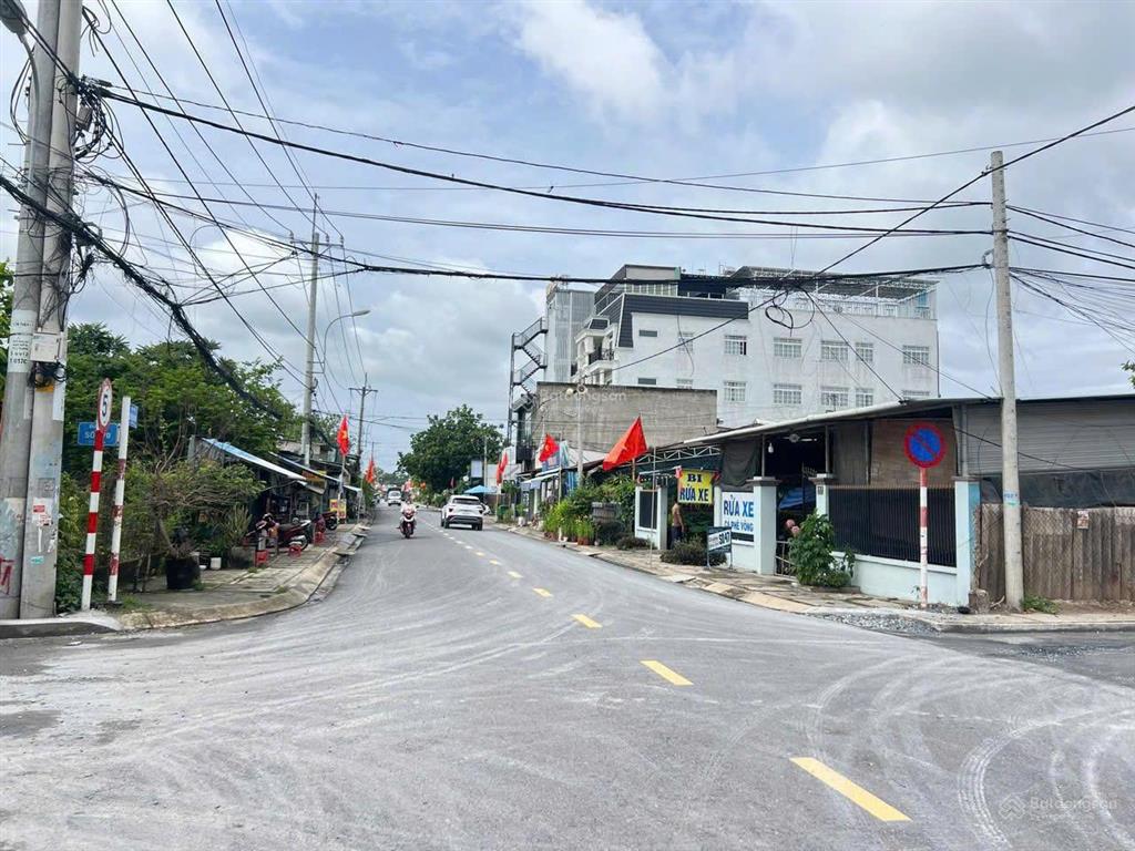 Góc 2 mặt tiền. ngay khu dân cư xã tân an hội, củ chi, shr!