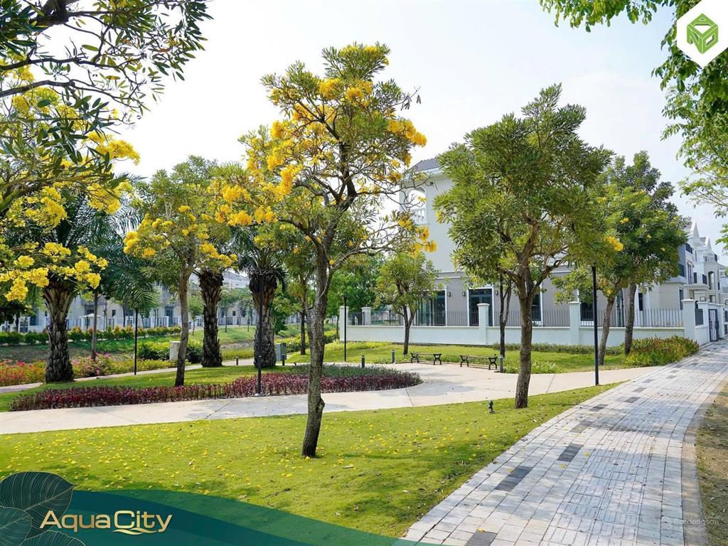 Chính chủ cần bán căn nhà phố the suite đường 19m. rẻ nhất hiện tại. cam kết nhà thật