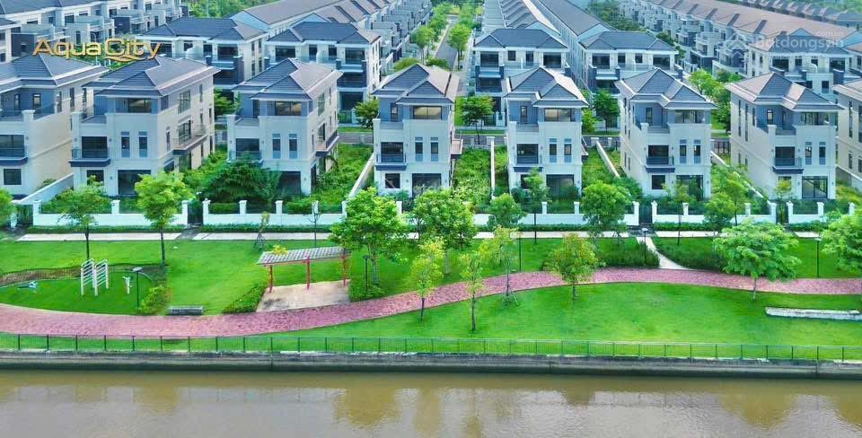 Chính chủ cần bán căn nhà phố the suite đường 19m. rẻ nhất hiện tại. cam kết nhà thật