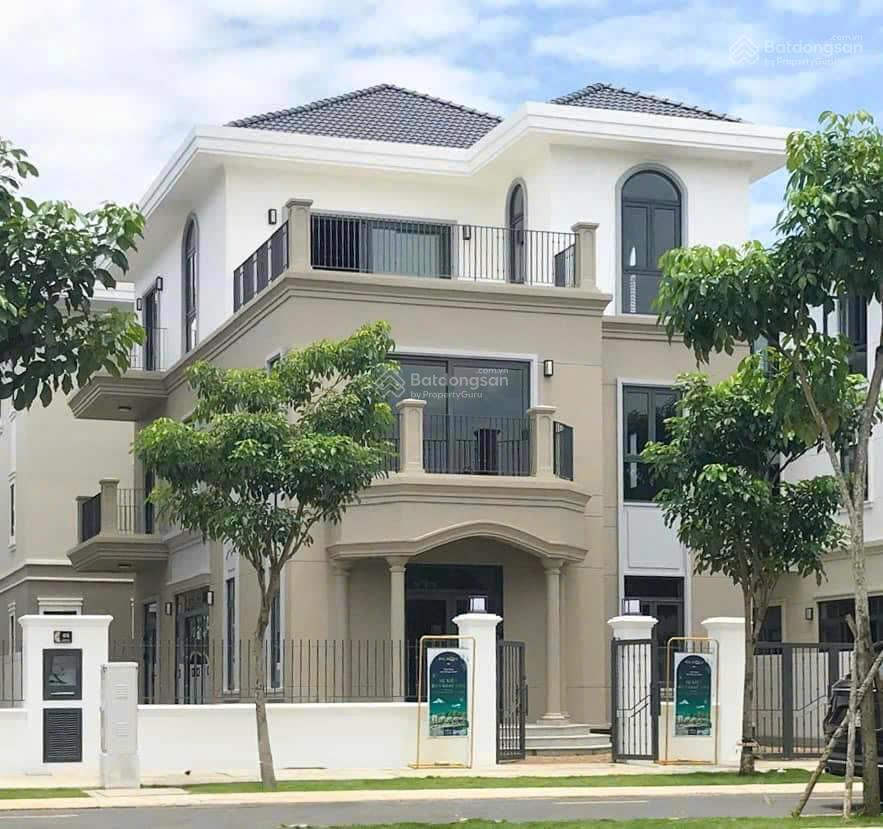 Cắt lỗ 2 tỷ nhà phố the suite 8x20(m) trục đường 19m sát bên clubhouse giá chỉ 6.9 tỷ