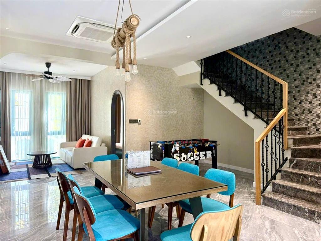 Cắt lỗ 2 tỷ nhà phố the suite 8x20(m) trục đường 19m sát bên clubhouse giá chỉ 6.9 tỷ