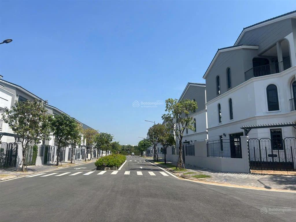 Duy nhất siêu phẩm độc quyền  biệt thự song lập ven sông 10x20m giá chỉ 8.9 tỷ