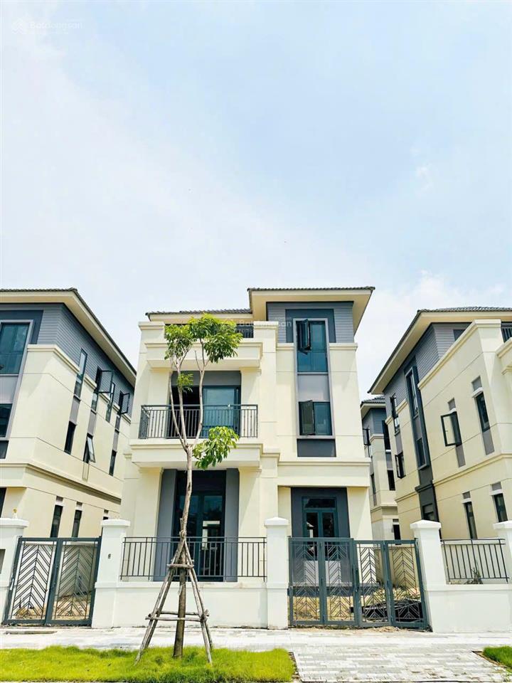 Cực hot bán lỗ 2 tỷ siêu phẩm biệt thự view sông 10x20m, đã có thông báo sổ hồng chỉ 10 tỷ