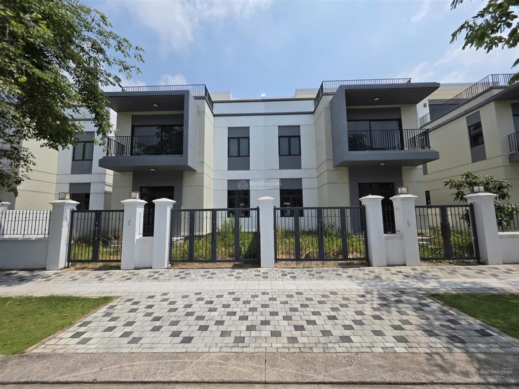 Cực hot bán lỗ 2 tỷ siêu phẩm biệt thự view sông 10x20m, đã có thông báo sổ hồng chỉ 10 tỷ