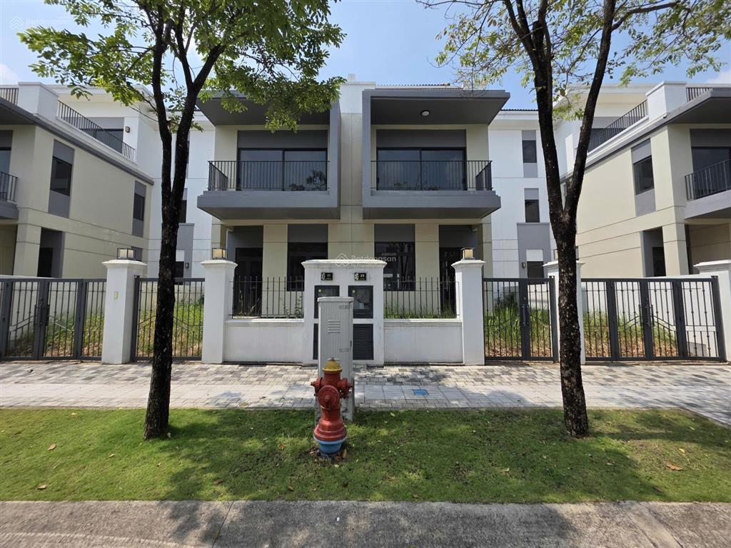 Cực hot bán lỗ 2 tỷ siêu phẩm biệt thự view sông 10x20m, đã có thông báo sổ hồng chỉ 10 tỷ