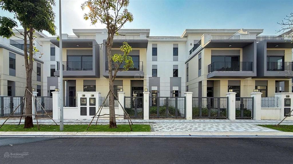 Cực hot bán lỗ 2 tỷ siêu phẩm biệt thự view sông 10x20m, đã có thông báo sổ hồng chỉ 10 tỷ