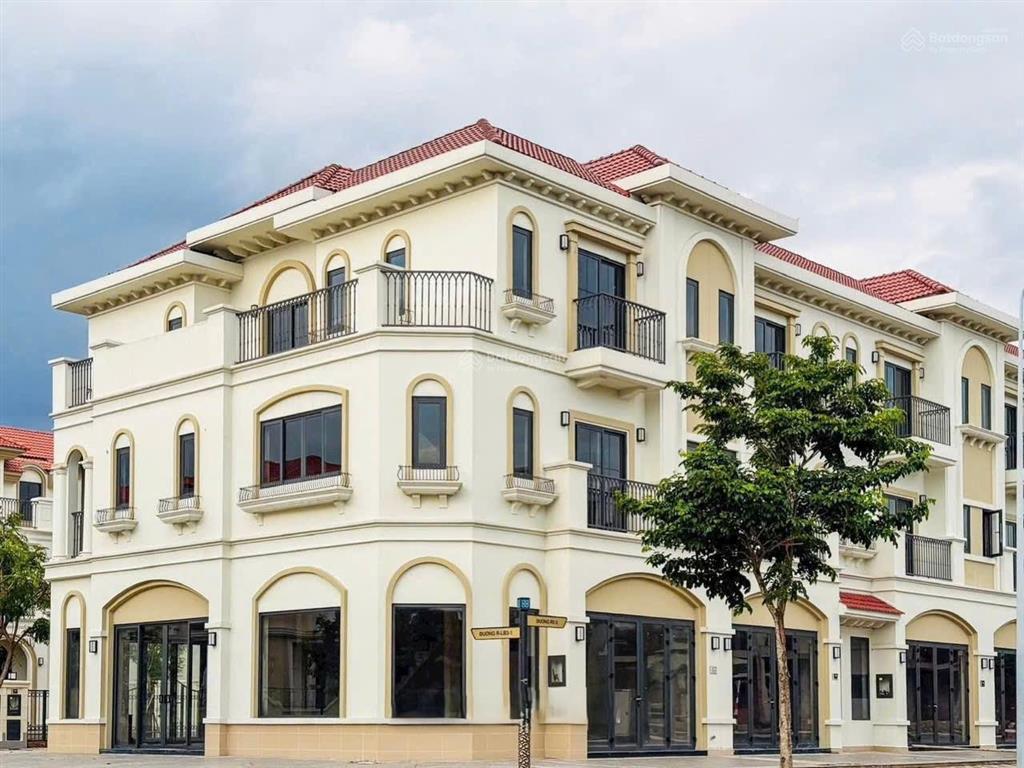Cực hot vinhomes hóc môn bán nhanh căn góc 2 mặt tiền sát bên công viên tt 2 tỷ đến khi nhận nhà