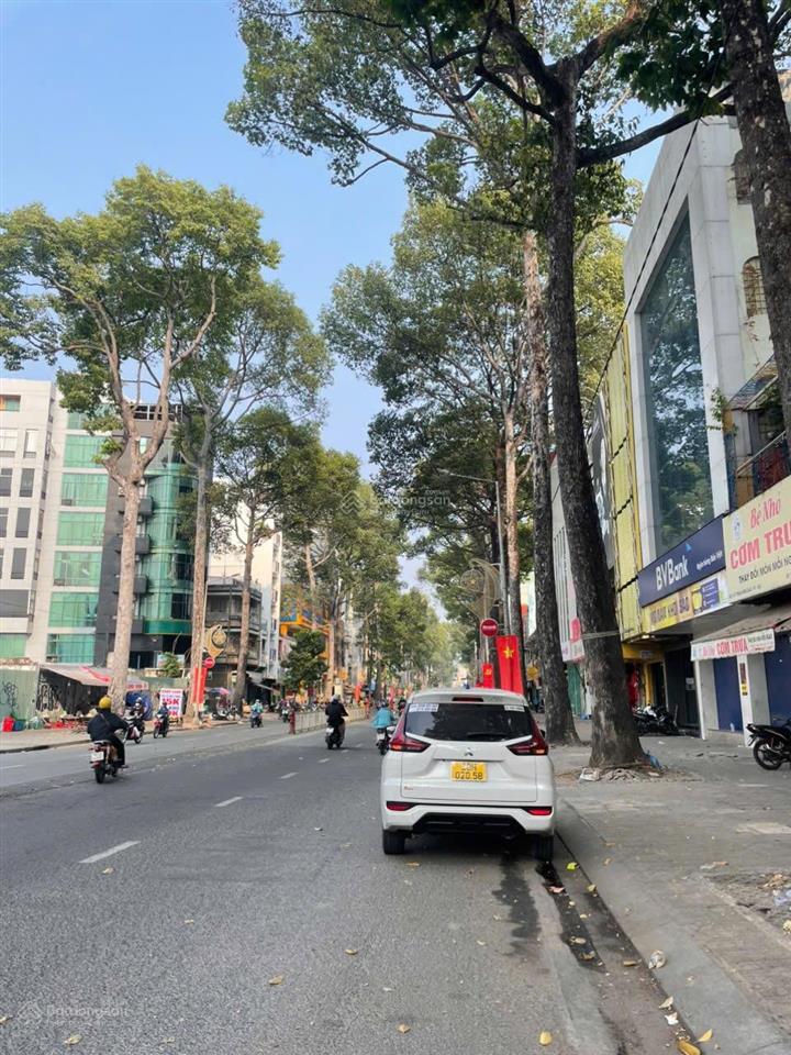 Ngay mt trần hưng đạo q5  ngang 4.7m2  4 tầng  kế bên bv chấn thương chỉnh hình