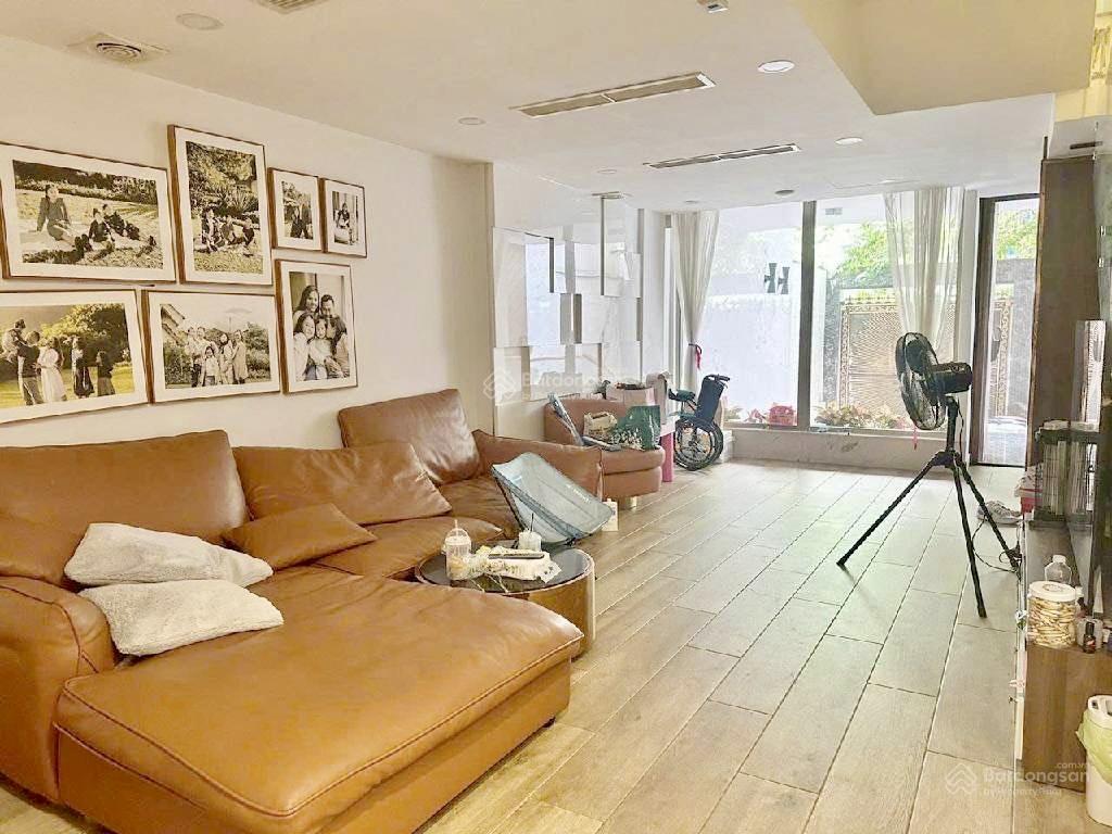 Hàng hiếm ngang 8x20 7 tầng  mt an dương vương quận 5  vuông đẹp 21 phòng chính chủ lâu năm