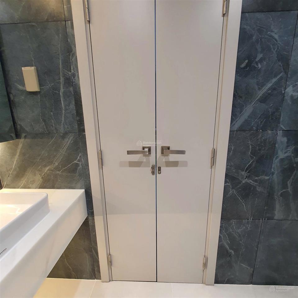 Chính chủ cần bán lại căn hộ cao cấp hùng vương plaza, 3pn, nhà thiết kế nội thất cao cấp