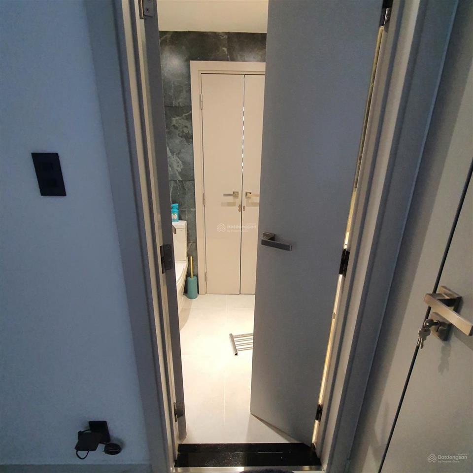 Chính chủ cần bán lại căn hộ cao cấp hùng vương plaza, 3pn, nhà thiết kế nội thất cao cấp