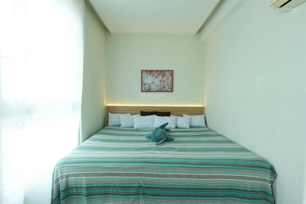 Cần bán căn hộ star hill, 2pn, lầu cao, hướng mát đón lộc, sổ hồng sang tên ngay