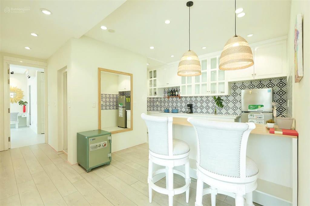 Cần bán căn hộ star hill, 2pn, lầu cao, hướng mát đón lộc, sổ hồng sang tên ngay