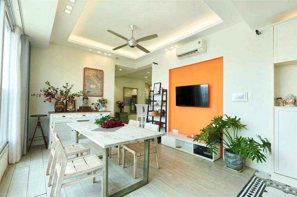 Cần bán căn hộ star hill, 2pn, lầu cao, hướng mát đón lộc, sổ hồng sang tên ngay